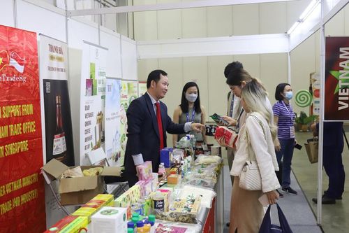 Việt Nam duy trì vị trí đối tác thương mại hàng đầu của Singapore sau 6 tháng đầu năm 2025