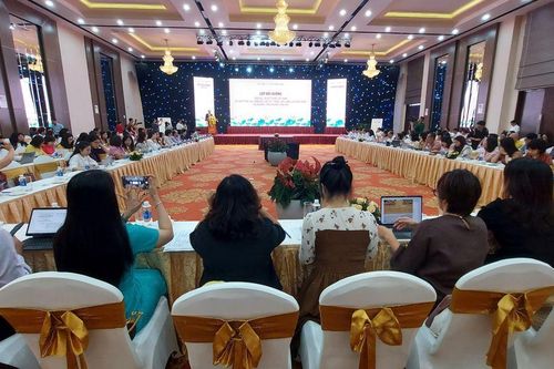 Phát huy bản sắc dân tộc trong xây dựng và phát triển các ngành công nghiệp văn hóa