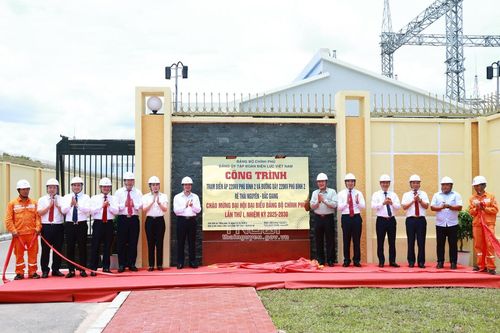 Gắn biển công trình trọng điểm ngành điện ở Thái Nguyên chào mừng Đại hội Đảng bộ các cấp