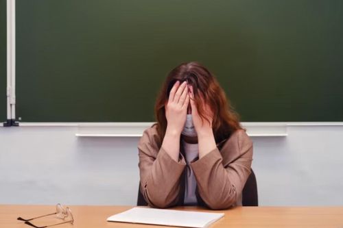 Khủng hoảng giáo viên tại Nhật Bản: Áp lực quá tải và hồi chuông cảnh báo cho hệ thống giáo dục