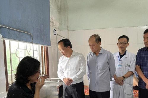 Vụ tai nạn xe khách khiến 10 người tử vong: Hành khách may mắn thoát chết kể lại giây phút xe khách bị lật nhào