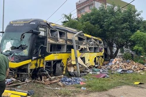 Vụ lật xe khách làm 9 người tử vong: Giám đốc Công an tỉnh đến hiện trường, rốt ráo chỉ đạo cứu nạn, cứu hộ