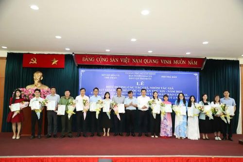 Báo CAND có 3 tác phẩm được khen thưởng tác phẩm báo chí hay, xuất sắc viết về TP Hồ Chí Minh