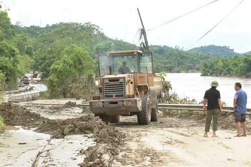 Thông tuyến Quốc lộ 7A lên Mường Xén, tỉnh Nghệ An