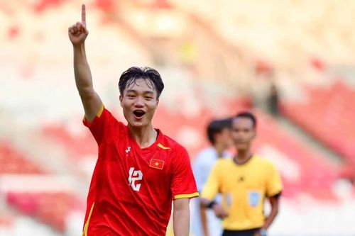 U23 Việt Nam ngược dòng thắng Philippines vào chung kết giải ĐNA
