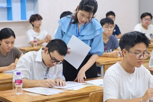 Vì sao nên giao kỳ thi tốt nghiệp về địa phương?