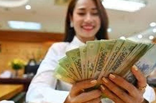 Chính phủ quyết định cán bộ công chức viên chức nhận 300% tháng tiền lương hiện hưởng trong trường hợp này