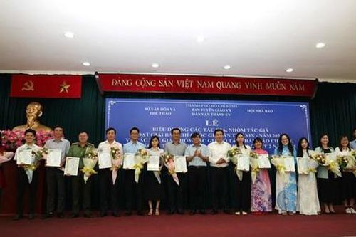 Biểu dương, khen thưởng 70 tác phẩm báo chí xuất sắc viết về TPHCM Quý 2-2025