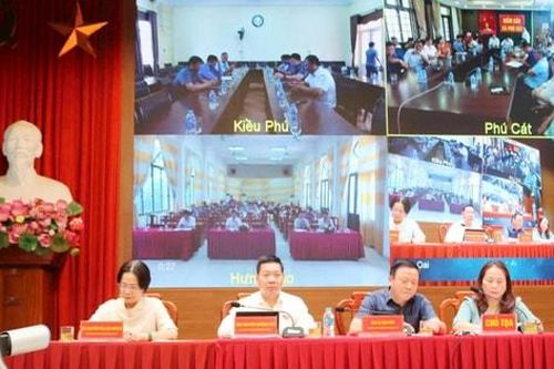 Cử tri 4 xã: Quốc Oai, Kiều Phú, Phú Cát, Hưng Đạo kiến nghị về dân sinh
