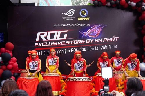 Cộng đồng mê công nghệ đổ về An Phát để trải nghiệm laptop mới tại ROG Exclusive Store