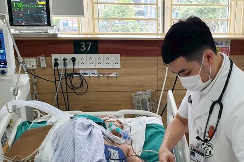 Đừng để mất mạng vì 'thuốc gia truyền'