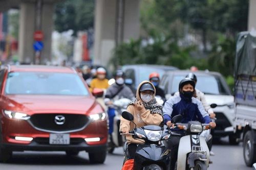 Chuyển đổi xe điện phải hướng về người dân