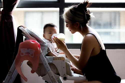Loay hoay 10 năm không mua nổi nhà ở TP.HCM, Hà Nội