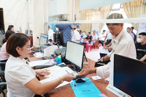 Thu phí, lệ phí không đồng đối với một số dịch vụ công trực tuyến
