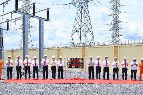 EVNNPC gắn biển bốn công trình điện trọng điểm chào mừng Đại hội Đảng các cấp