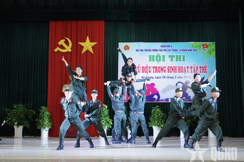 Khai mạc Hội trại truyền thống tuổi trẻ các trung, lữ đoàn LLVT Quân khu 9