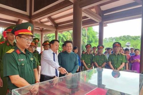 Trưng bày chuyên đề Ký ức thời hoa lửa tại Khu di tích lịch sử Chín Hầm