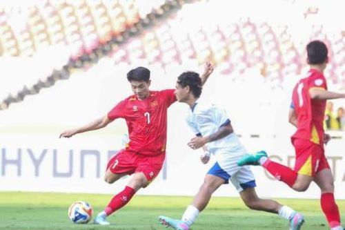 Ngược dòng vào chung kết