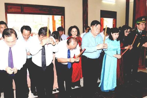Đồng chí Nguyễn Trọng Nghĩa dự Lễ kỷ niệm 78 năm Ngày Thương binh Liệt sĩ tại Đồng Tháp