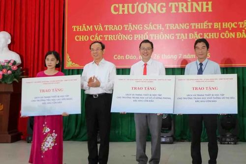 TPHCM tặng thiết bị học tập cho 3 trường tại đặc khu Côn Đảo
