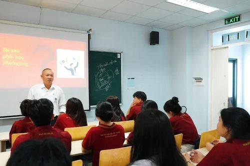 Một ngày làm sinh viên NTTU_khám phá ngành Marketing