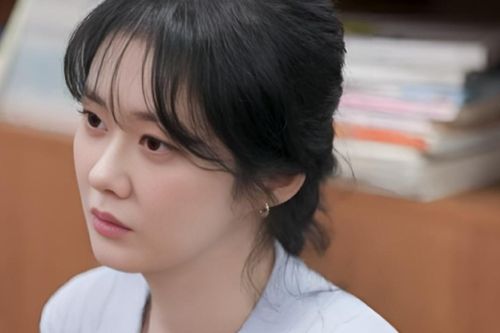 Nữ diễn viên nổi tiếng áp lực vì gương mặt trẻ thơ dù đã ở tuổi U50