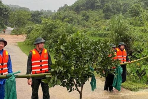 Mưa lớn ở biên giới Quảng Trị, nhiều tuyến đường bị chia cắt