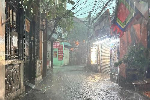 Cảnh báo ngập úng khu vực nội thành Hà Nội