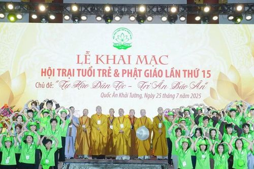 3.000 bạn trẻ bồi dưỡng lý tưởng sống cao đẹp, tri ân tiền nhân