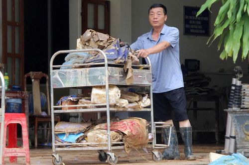 Thời khắc 140 bệnh nhân tháo chạy trong đêm khi cơn lũ dữ ập đến