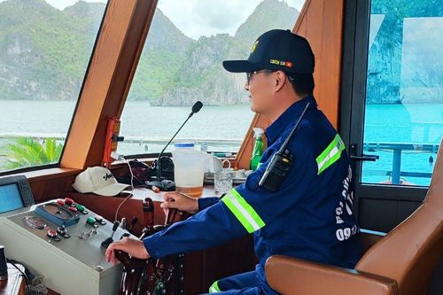 Đội cứu hộ tàu Vịnh Xanh 58: Hoàn trả 50 triệu được tặng, tiếp tục tìm nạn nhân cuối cùng