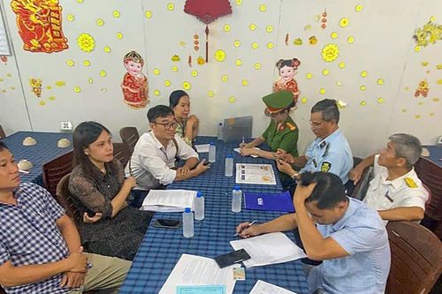 Kiểm tra quán hải sản bị tố 'nhái' nhà hàng nổi tiếng, phát hiện loạt vi phạm