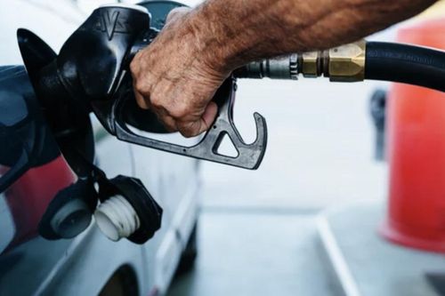 Phải làm gì khi đổ nhầm xăng vào động cơ diesel?