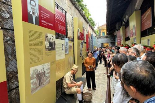 Vũ khí sắc bén từ 'Bút sắc, lòng son'