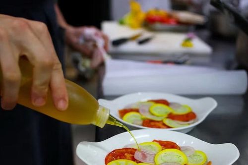 Pháp: Nhà hàng 3 sao Michelin nổi tiếng bất ngờ chuyển sang ẩm thực thuần chay