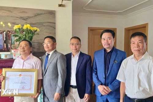 Nghẹn ngào, xúc động cuộc viếng thăm các gia đình thương binh, liệt sỹ ở Đức