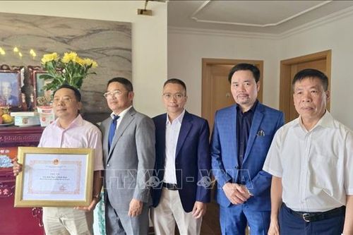 Ngày Thương binh - Liệt sĩ 27/7: Xúc động thăm hỏi các gia đình chính sách tại CHLB Đức