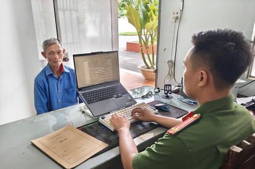 Đối tượng trốn truy nã bị bắt sau 38 năm 'biến hóa' tên họ
