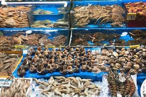 Ăn hải sản suốt 30 năm, đi khám, người đàn ông 64 tuổi sốc nặng trước thông báo của bác sĩ