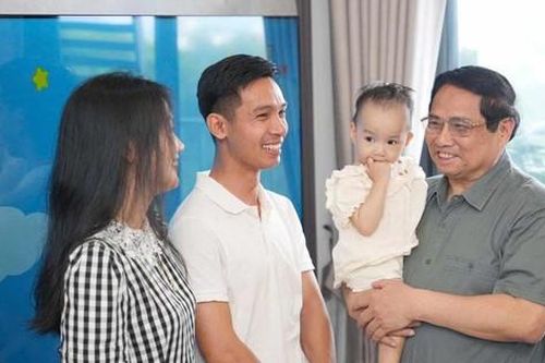 Thủ tướng Phạm Minh Chính thăm cây cầu mới bắc qua sông Hương và dự án nhà ở xã hội tại Huế