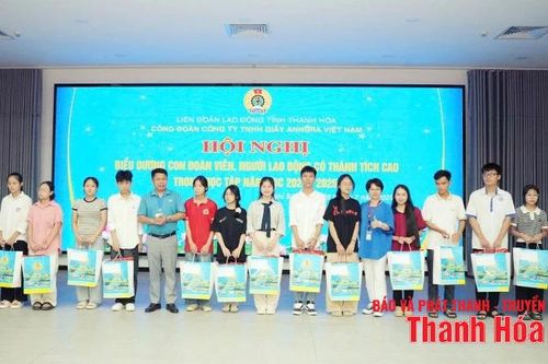 Công ty TNHH Giầy Annora Việt Nam biểu dương con đoàn viên, người lao động đạt thành tích cao trong học tập