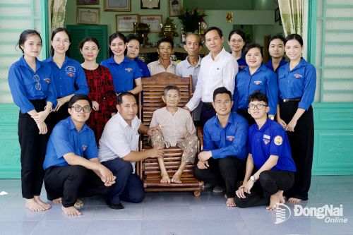 Bữa cơm tri ân - Ấm tình lòng Mẹ