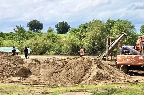 Gia Lai: Yêu cầu doanh nghiệp dừng khai thác cát tại thôn Sô Ma Hang B, xã Ia Hiao