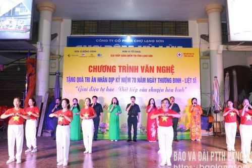 Câu lạc bộ Thắp sáng niềm tin tổ chức chương trình văn nghệ, tặng quà tri ân nhân Kỷ niệm 78 năm Ngày Thương binh – Liệt sĩ