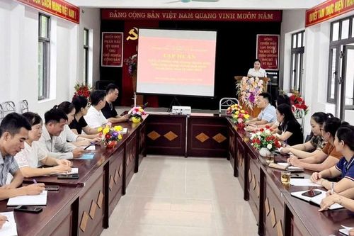 Tập huấn hướng dẫn công tác vệ sinh môi trường và phòng chống dịch bệnh sau bão lũ