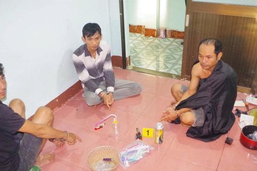 Lâm Đồng: Bắt quả tang nhóm đối tượng thuê nhà tổ chức sử dụng ma túy tại xã Bảo Lâm 1
