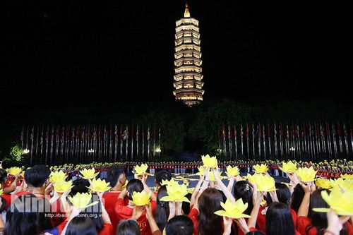 Tổ chức lễ hoa đăng 'Ánh đăng tri ân-80 mùa hoa độc lập' tri ân các Anh hùng liệt sĩ