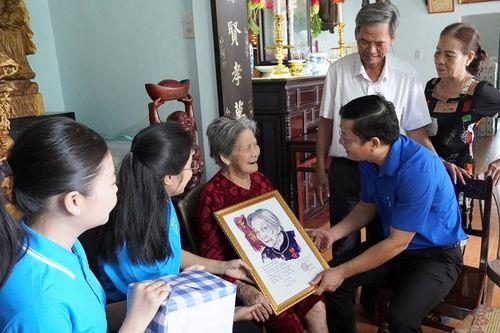 Tri ân các Mẹ Việt Nam Anh hùng
