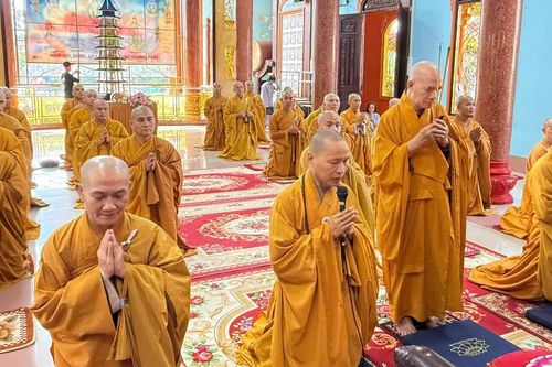 TP.HCM: Chư Tăng thực hiện nghi thức Bố-tát tại hạ trường Vạn Thọ, Thiên Trường