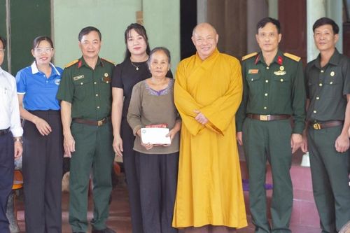 Thanh Hóa: Các tự viện tặng quà tri ân nhân Ngày Thương binh - Liệt sĩ 27-7